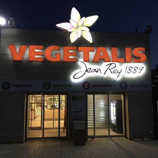 Lettres-boîtiers-lumineuses