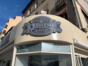 enseigne restaurant le boulevard