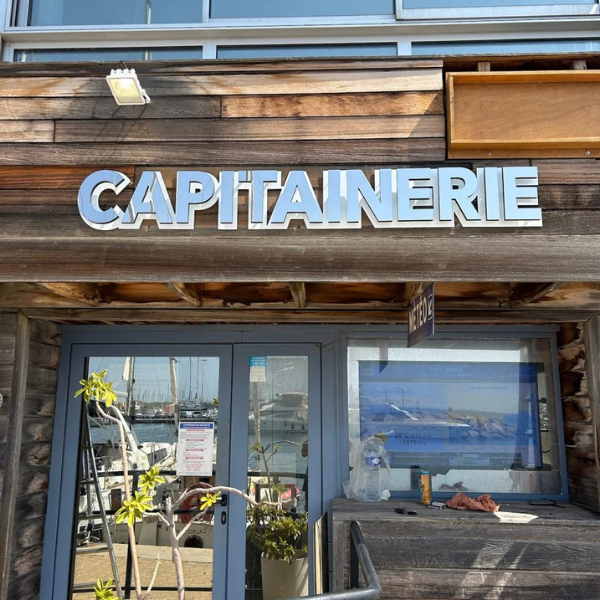 Enseigne Capitainerie port Toulon