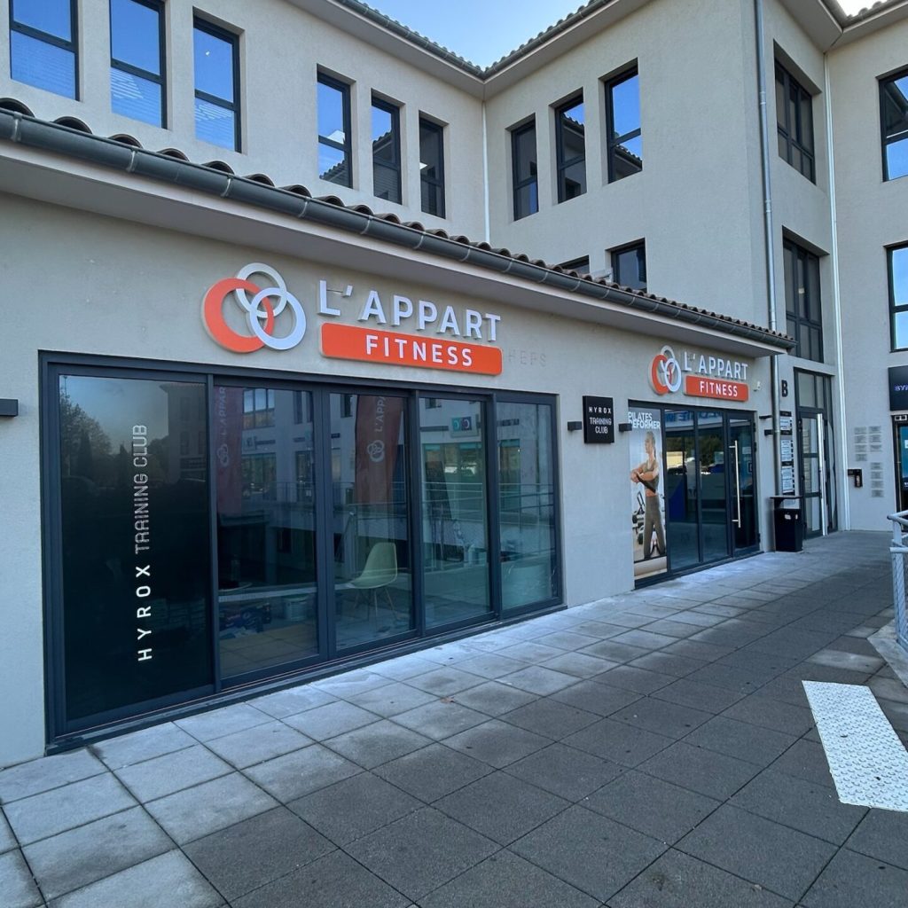 Enseigne lettres découpées salle de sport Toulon Var