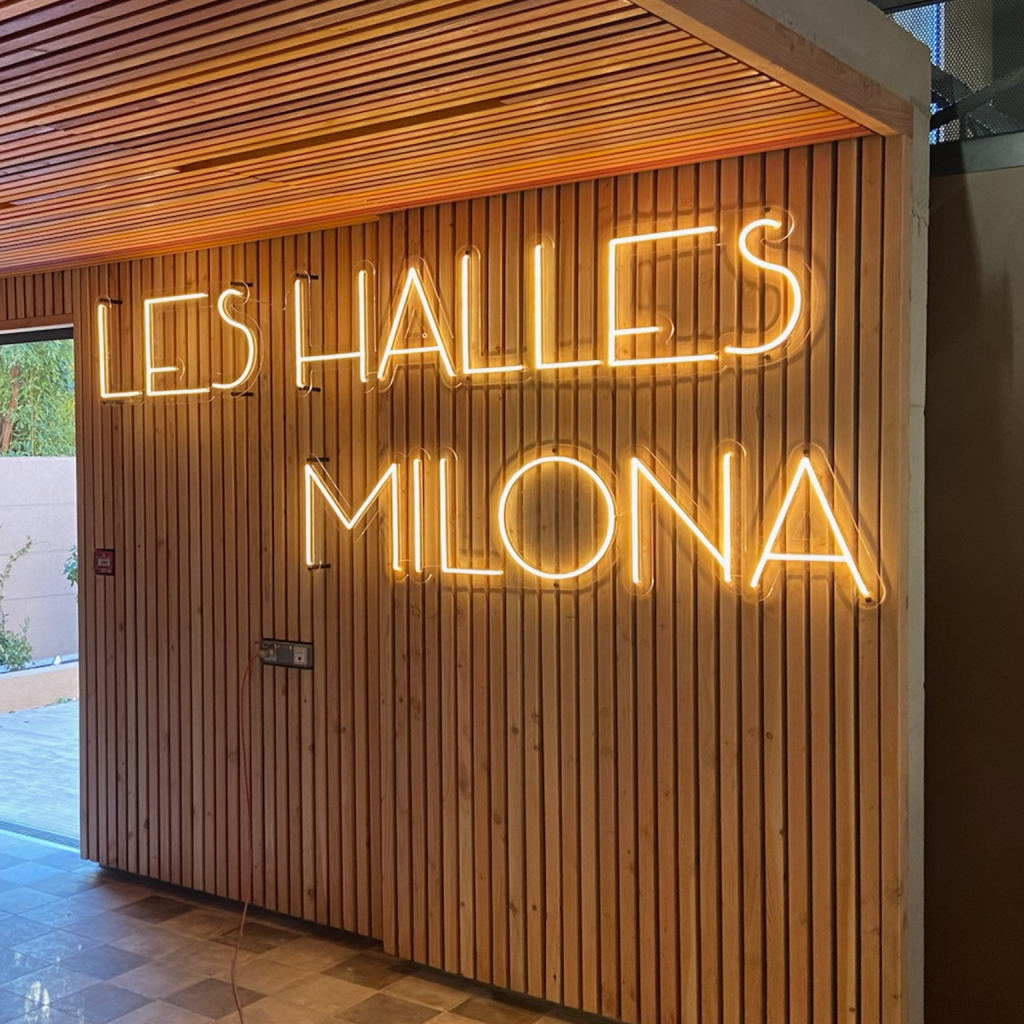 Enseigne Les Halles Milona La Crau — Néons lettres lumineuses